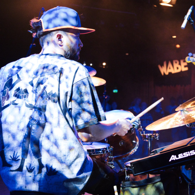 Rodri Amb recording drums